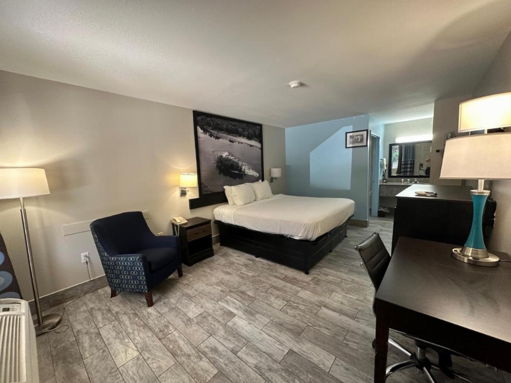 Super 8 by Wyndham Ocean Springs Biloxi Image 10