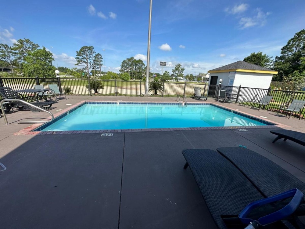 Super 8 by Wyndham Ocean Springs Biloxi Image 18