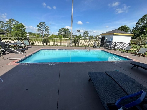 Super 8 by Wyndham Ocean Springs Biloxi image 18
