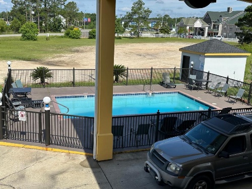 Super 8 by Wyndham Ocean Springs Biloxi image 23