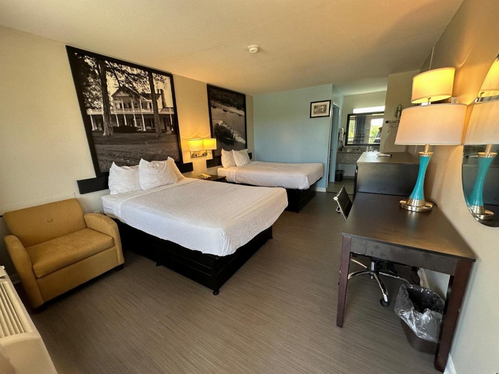 Super 8 by Wyndham Ocean Springs Biloxi Main image