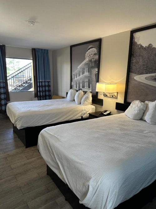 Super 8 by Wyndham Ocean Springs Biloxi image 37