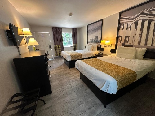 Super 8 by Wyndham Ocean Springs Biloxi image 4