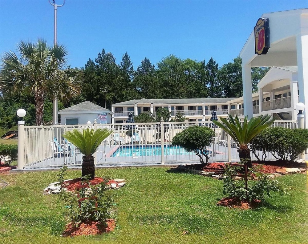 Super 8 by Wyndham Ocean Springs Biloxi Image 47