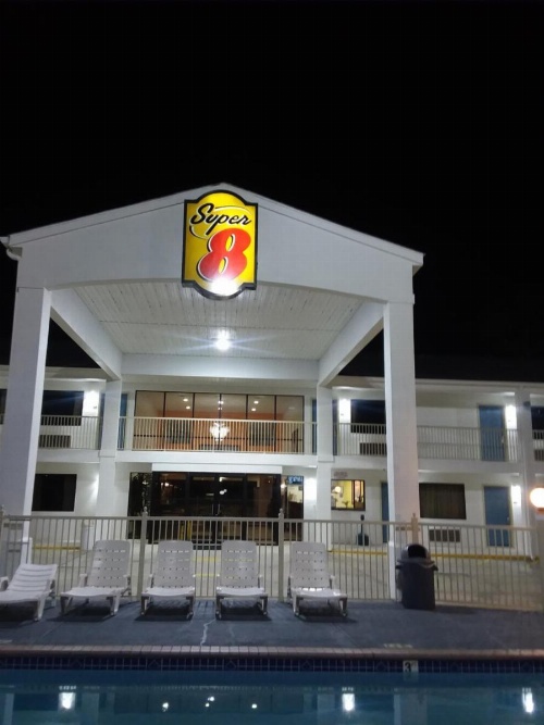 Super 8 by Wyndham Ocean Springs Biloxi image 48